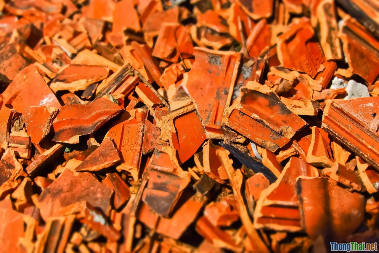 contrast, meaning shift, subtlety, examples