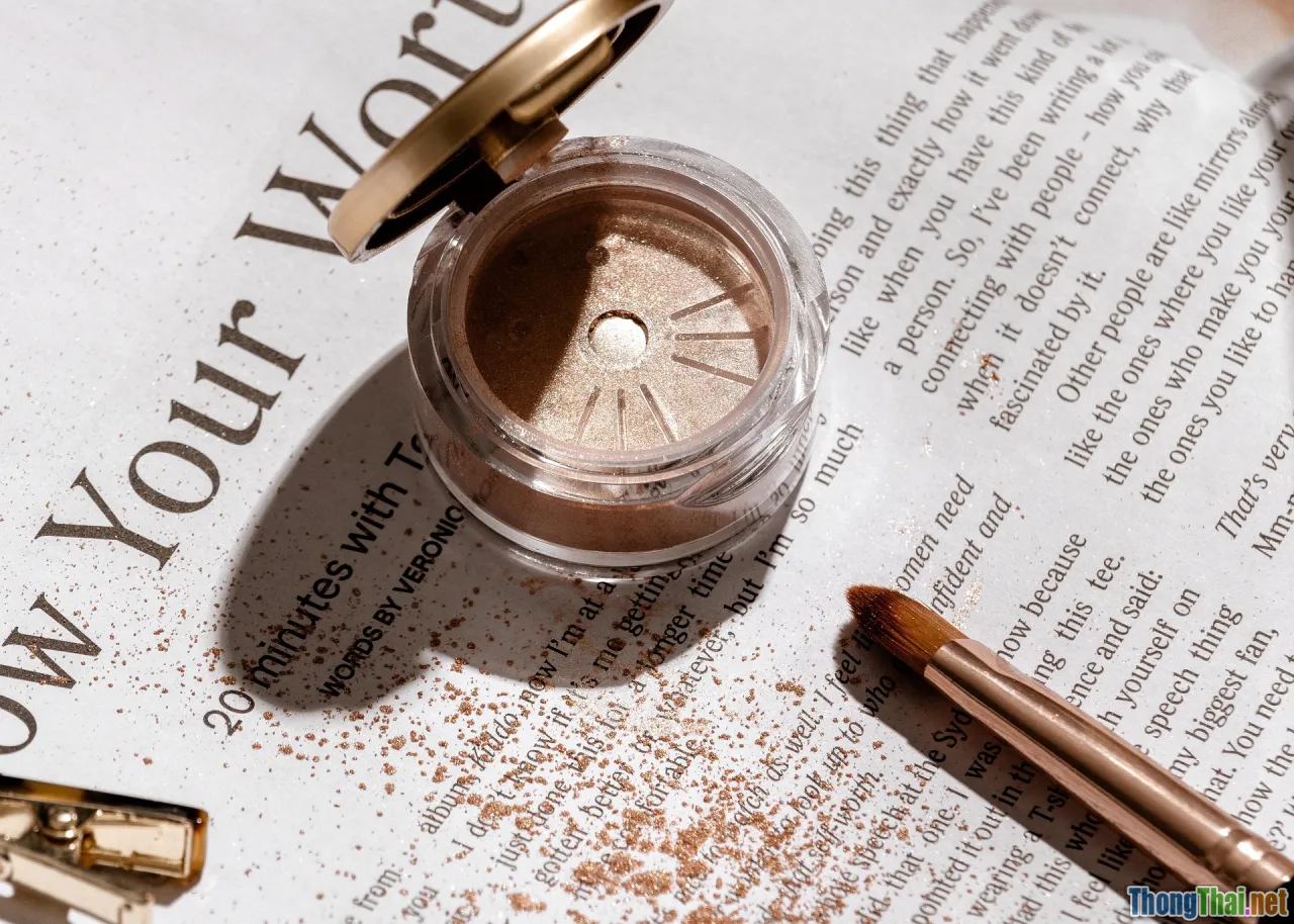 cosmetic preservation, cosmetic expiration, mold, bacteria