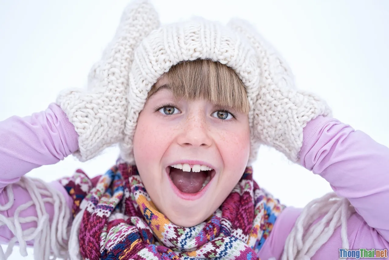 emotional acting, facial expressions, period drama, close up