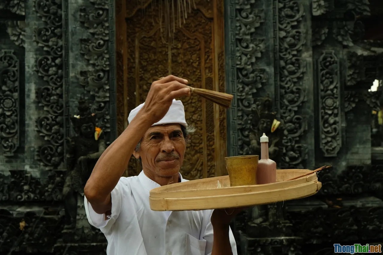 etiquette, incense, mindfulness, offerings