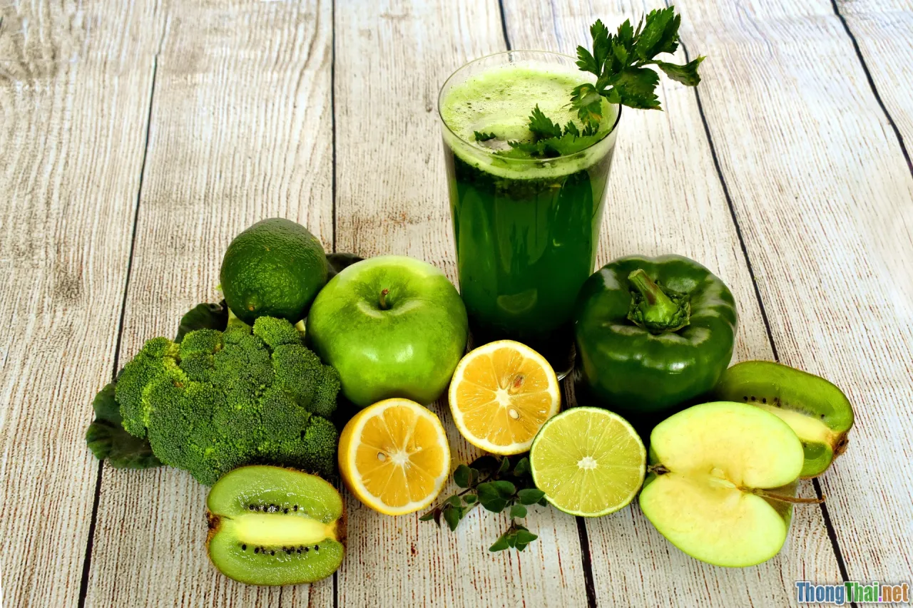 fresh juice, fruits, vegetables, vitamin drink