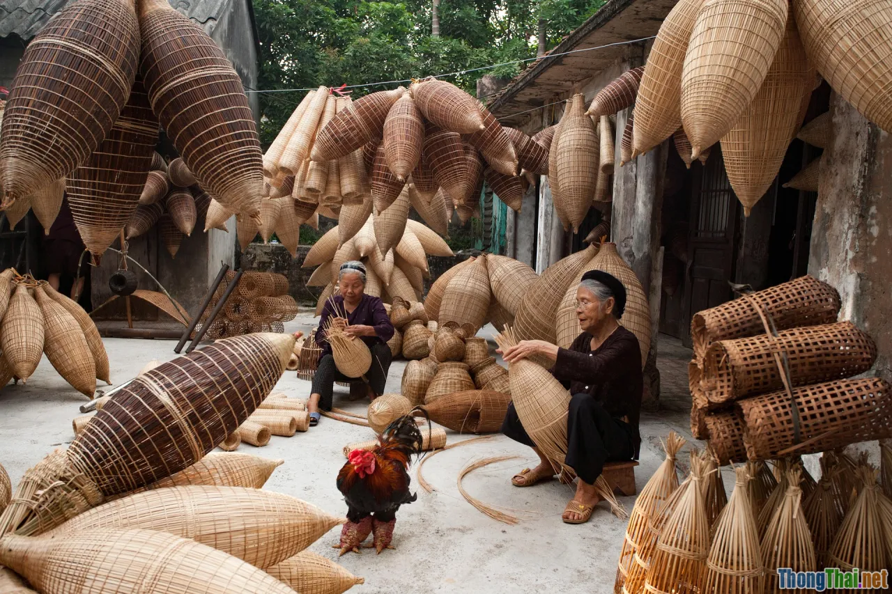 handicraft village, local specialties, food making