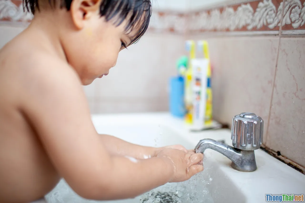 kids hygiene, washing hands, healthy child