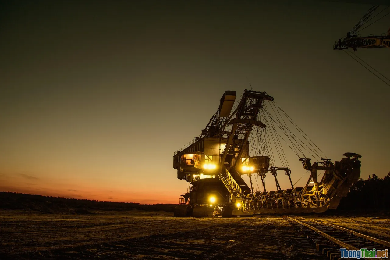 large scale MITM, campaign waveform, global cyber attack