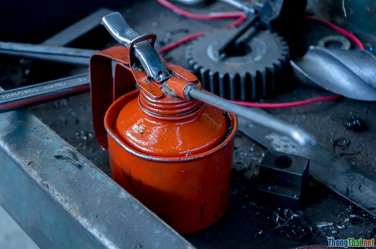 lubrication, grease gun