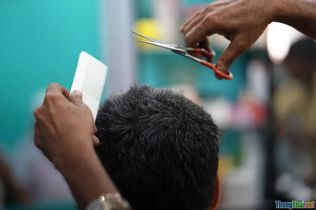 maintenance schedule, trims, haircare routine, silk pillowcase