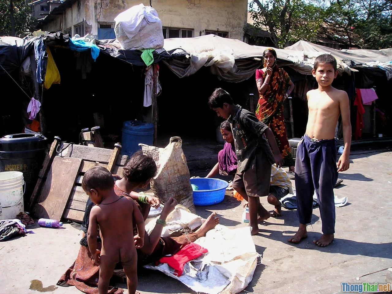 Mumbai, game show, children poverty, million dollar