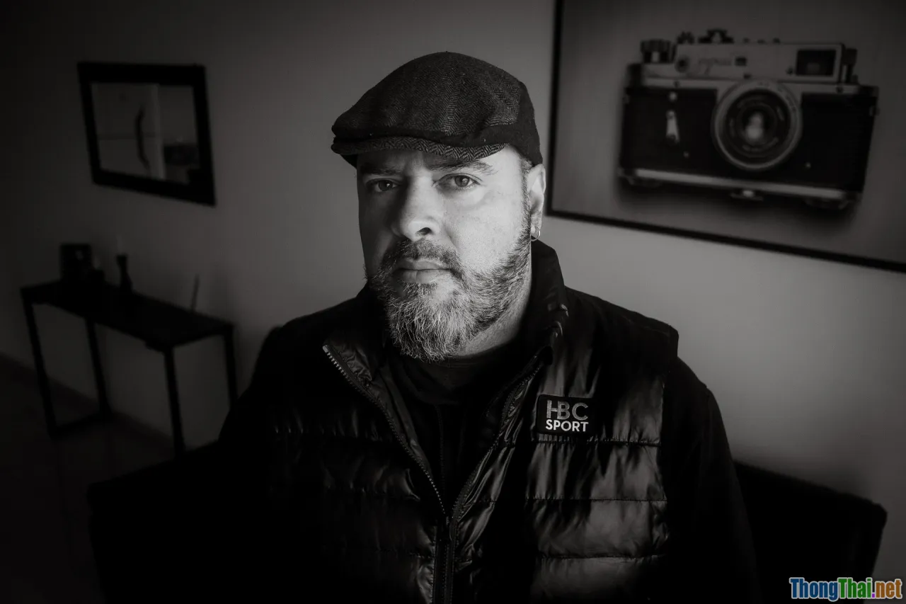 newspaper photo frame, recycled decor, vintage style, handmade frame