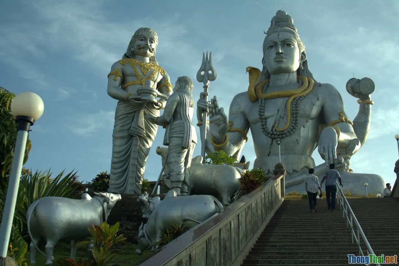 Cách trì chú Om theo truyền thống đạo Hindu đúng chuẩn