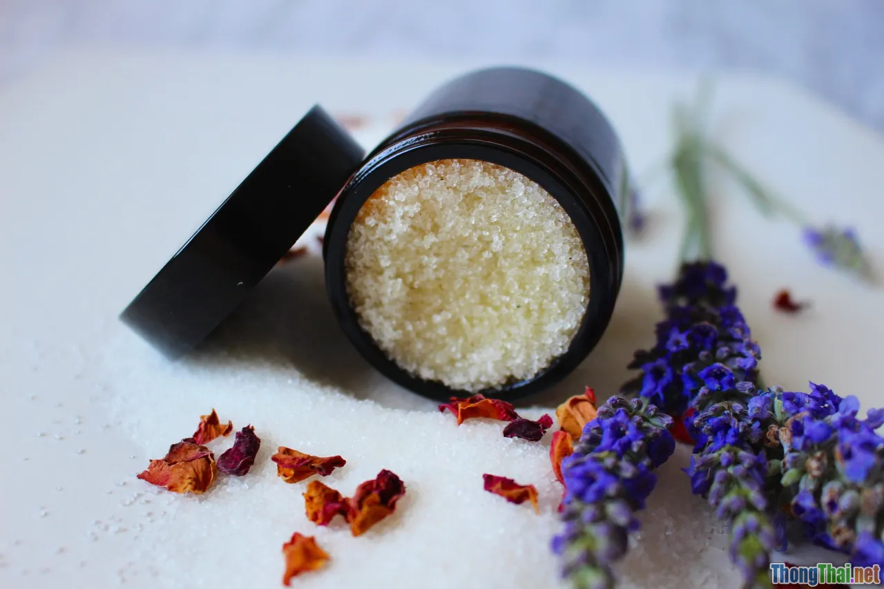 over-exfoliation, skin barrier, sugar scrub, microtears