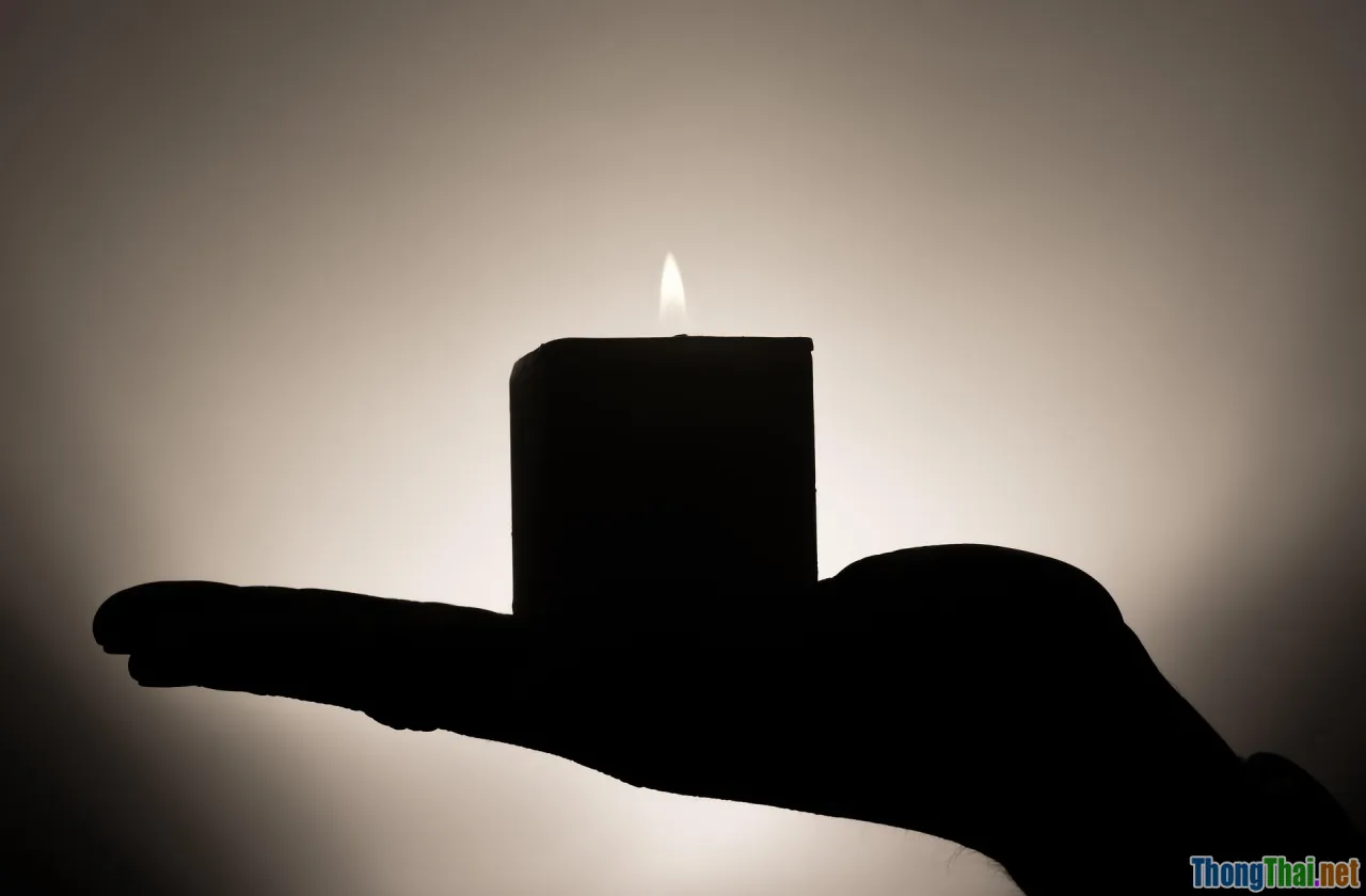 pottery class, couple spa, art gallery, candles