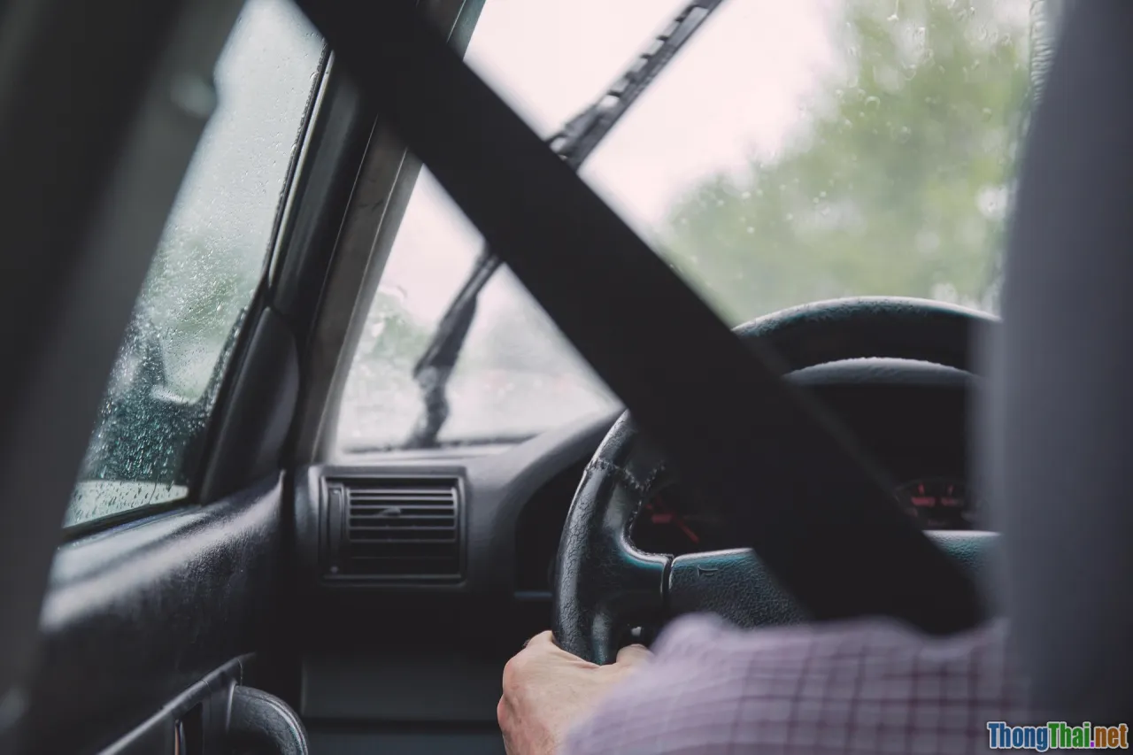 safety, caution, winter travel tips