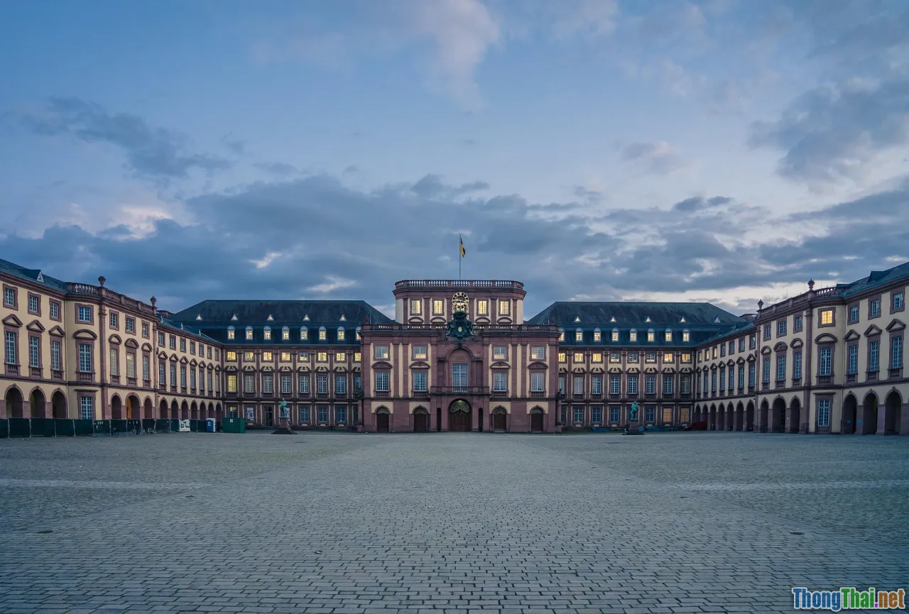 skylight kitchen, patio light, indoor courtyard