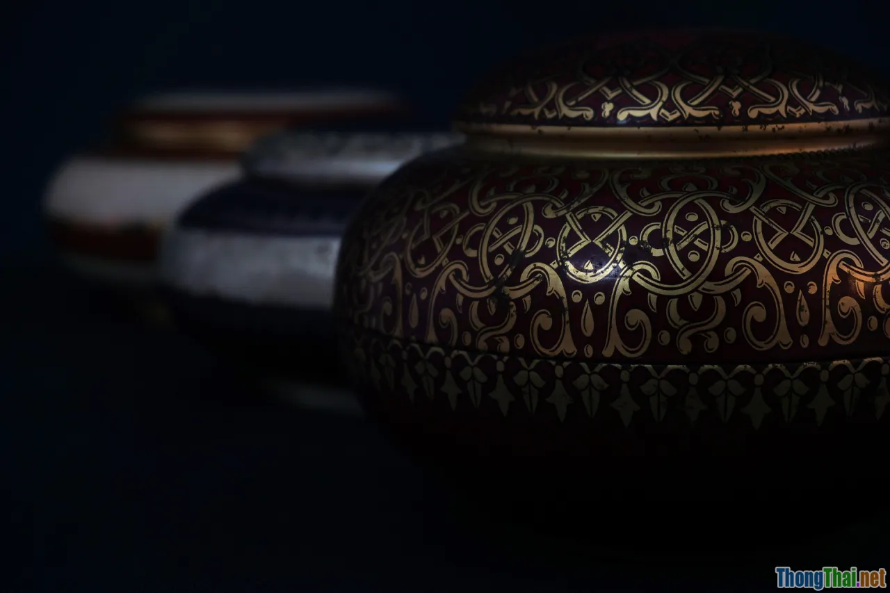 storage box, sunlight protection, dehumidifier