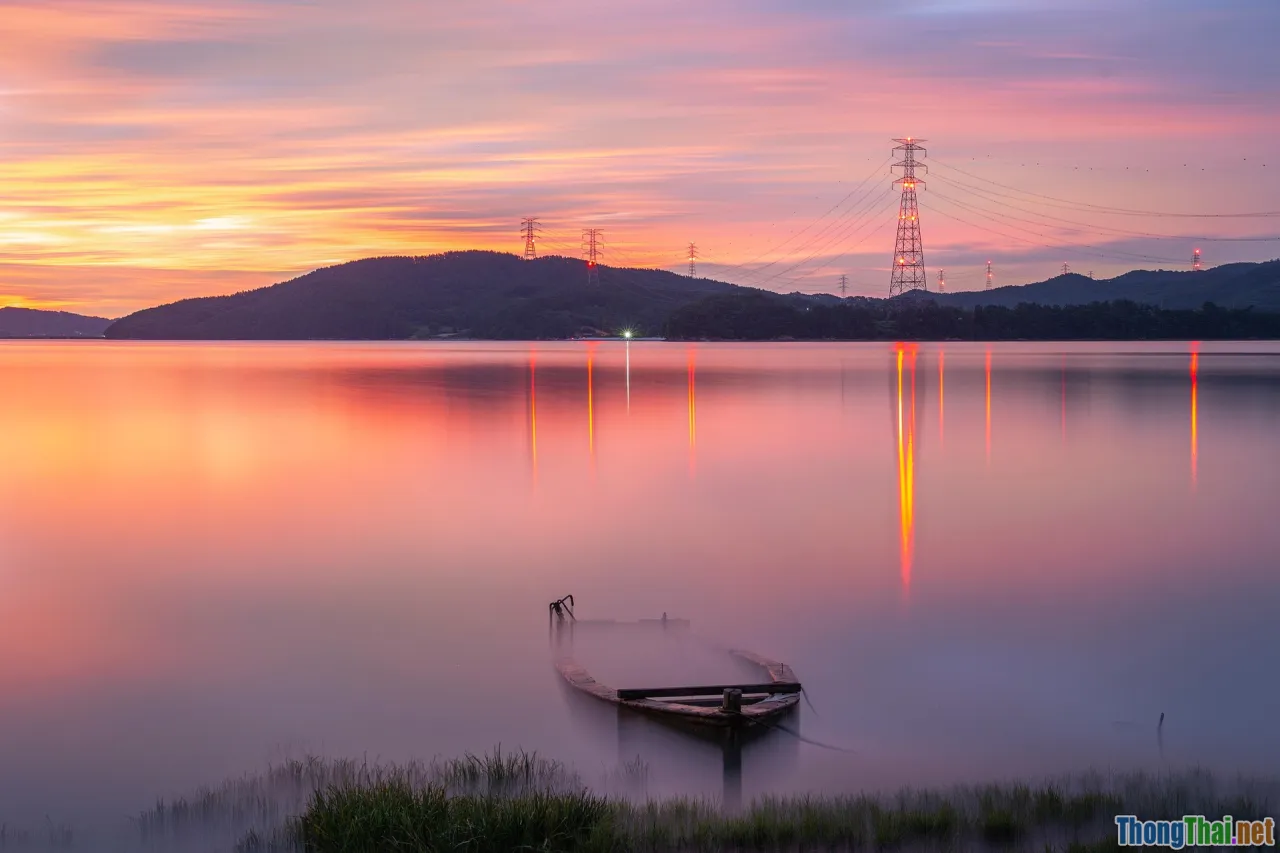 sunrise motivation, personal growth, early morning road, inspiration