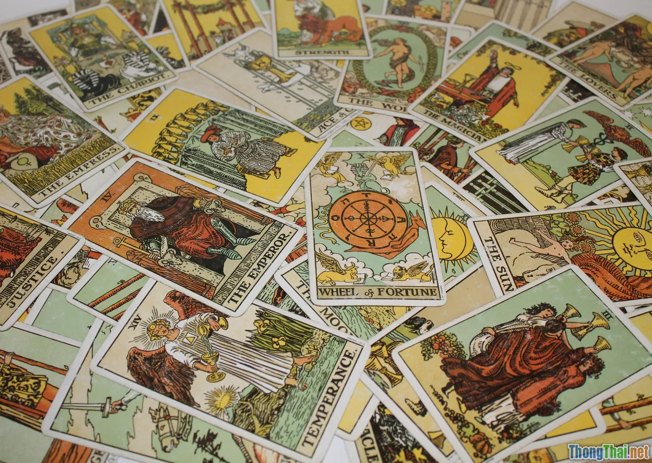 tarot cards, spiritual guidance, therapy