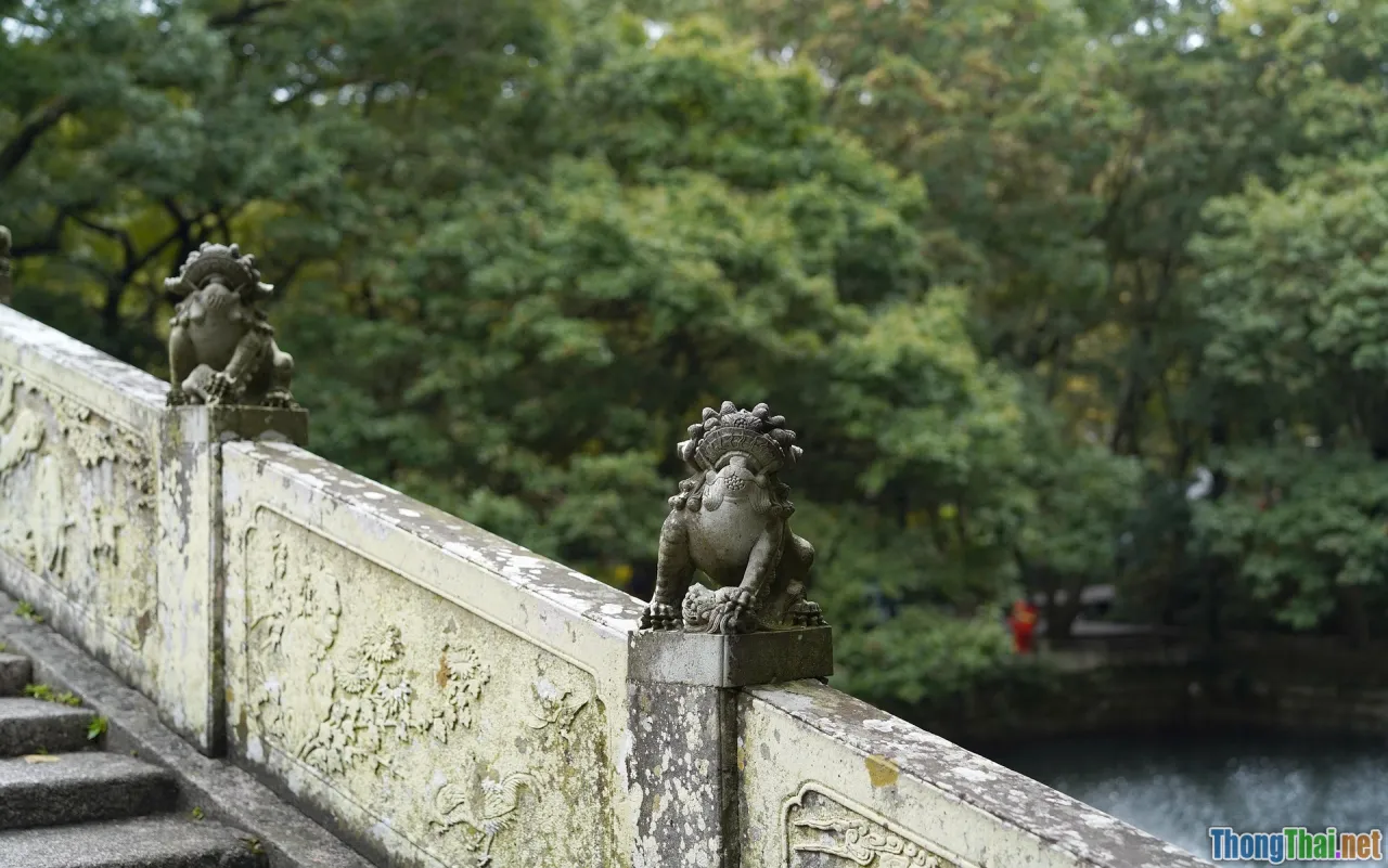 temple carvings decorations