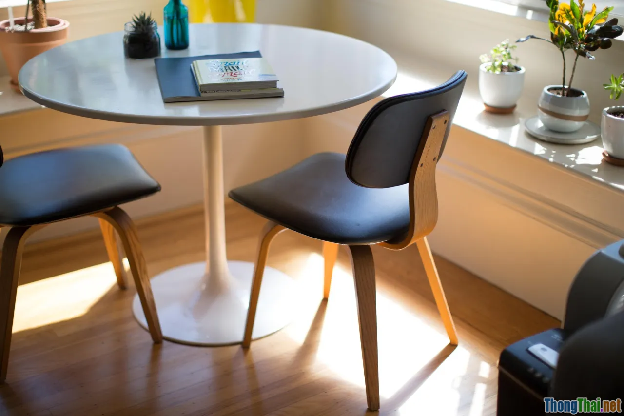 travel hacks, couple planning, rain timing, cozy corner