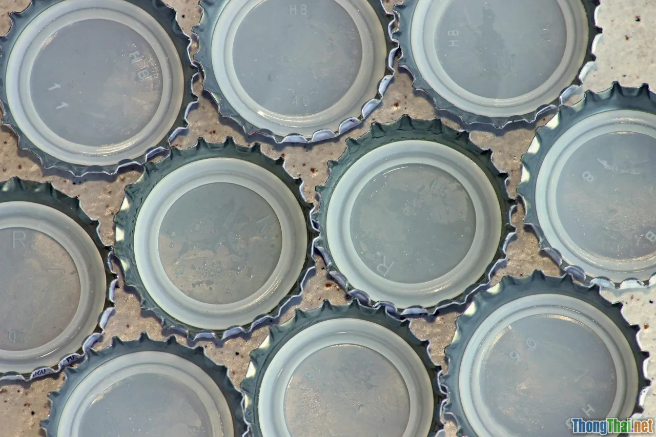 traveler, checklist, reusable bottle