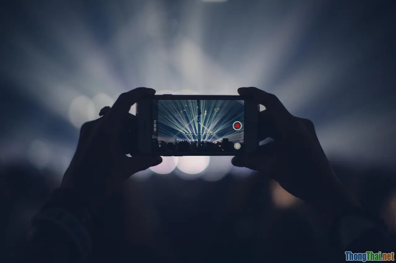 vertical video, live shopping