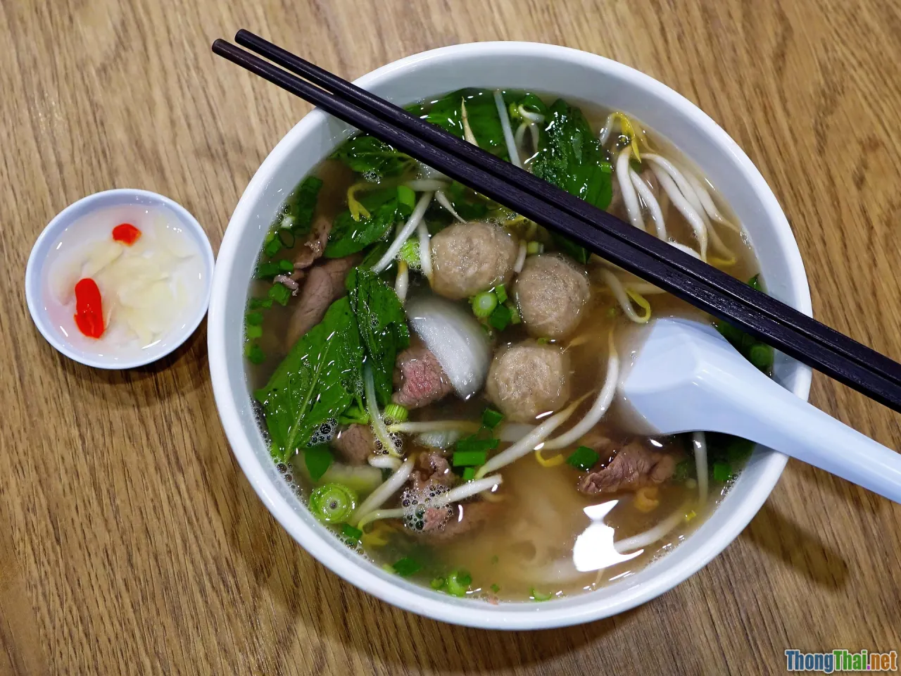 vietnamese cuisine, pho broth, braised pork, beans