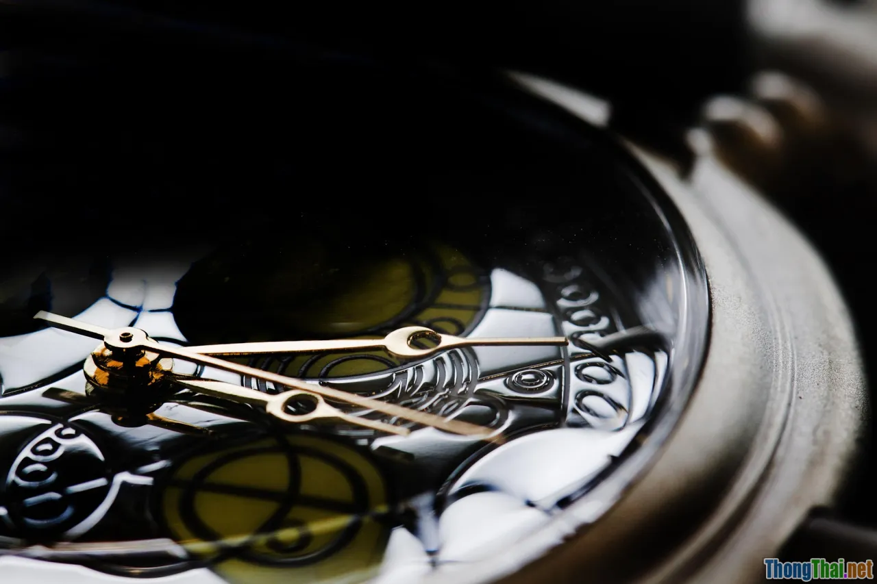 vintage watch, details, dial