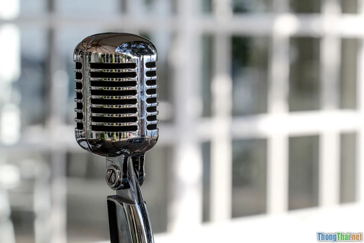 voiced consonants, French influenced sound