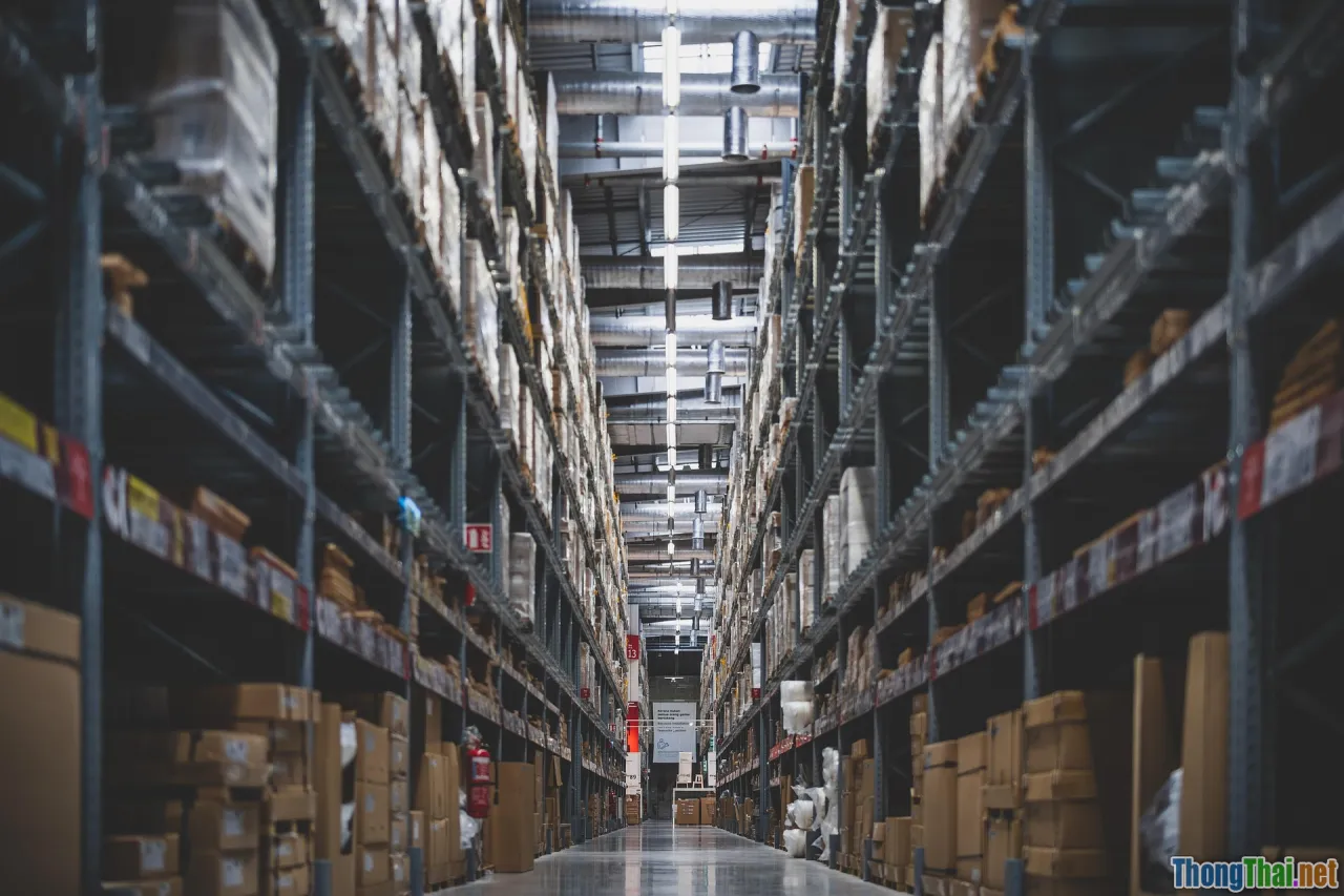warehouse robot, smart logistics, inventory AI
