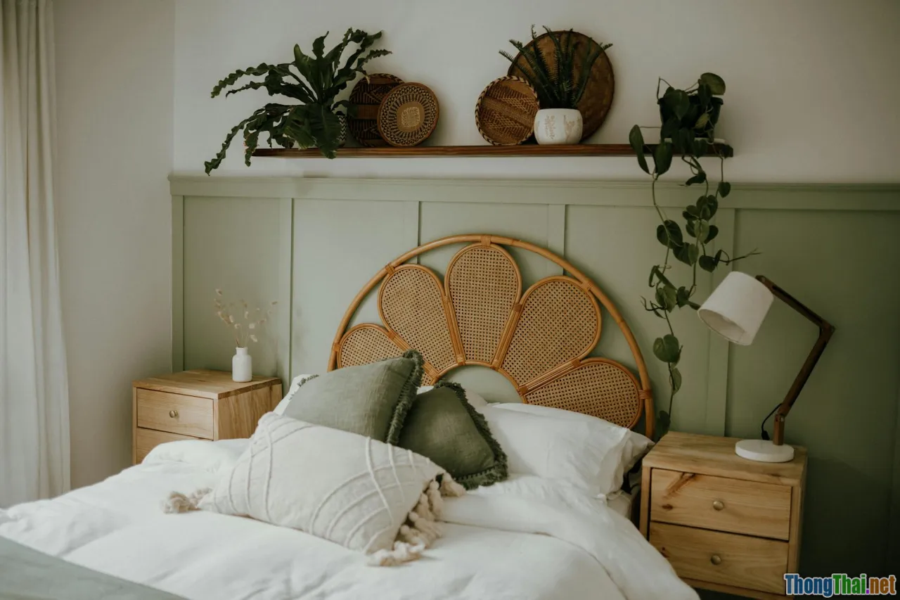 bedroom plants, calming, neutral pots