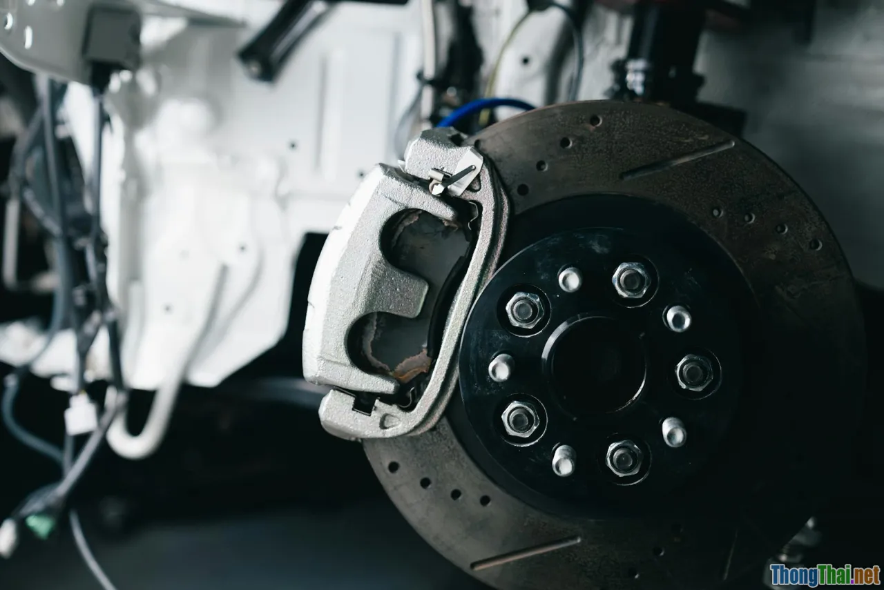 brake disc clock, gear, quartz movement