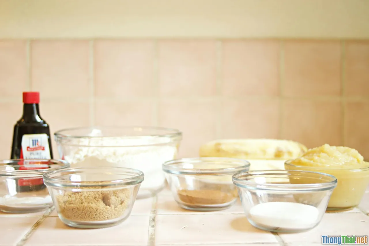 cleaning, baking soda, drying, kitchen counter