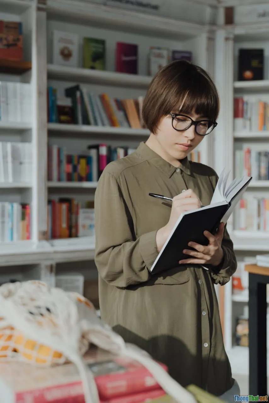 decision making, author choice, self or pro publishing