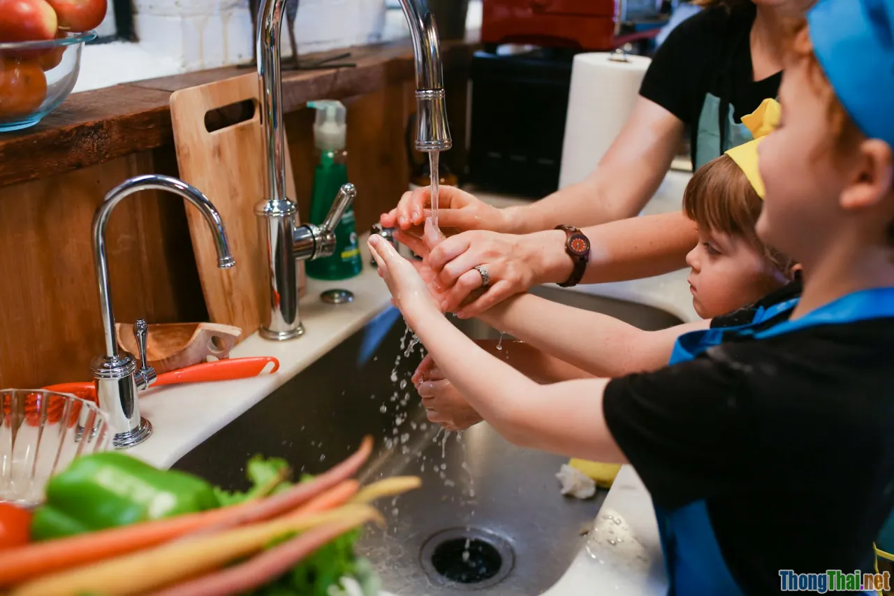 Giúp Con Tránh Nghiện Thiết Bị Công Nghệ Hiệu Quả