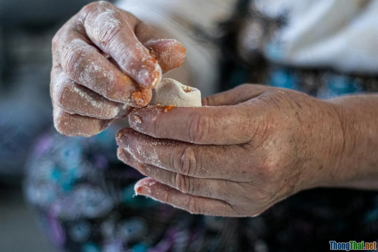 family meal, pho nostalgia, Hanoi heritage, tradition