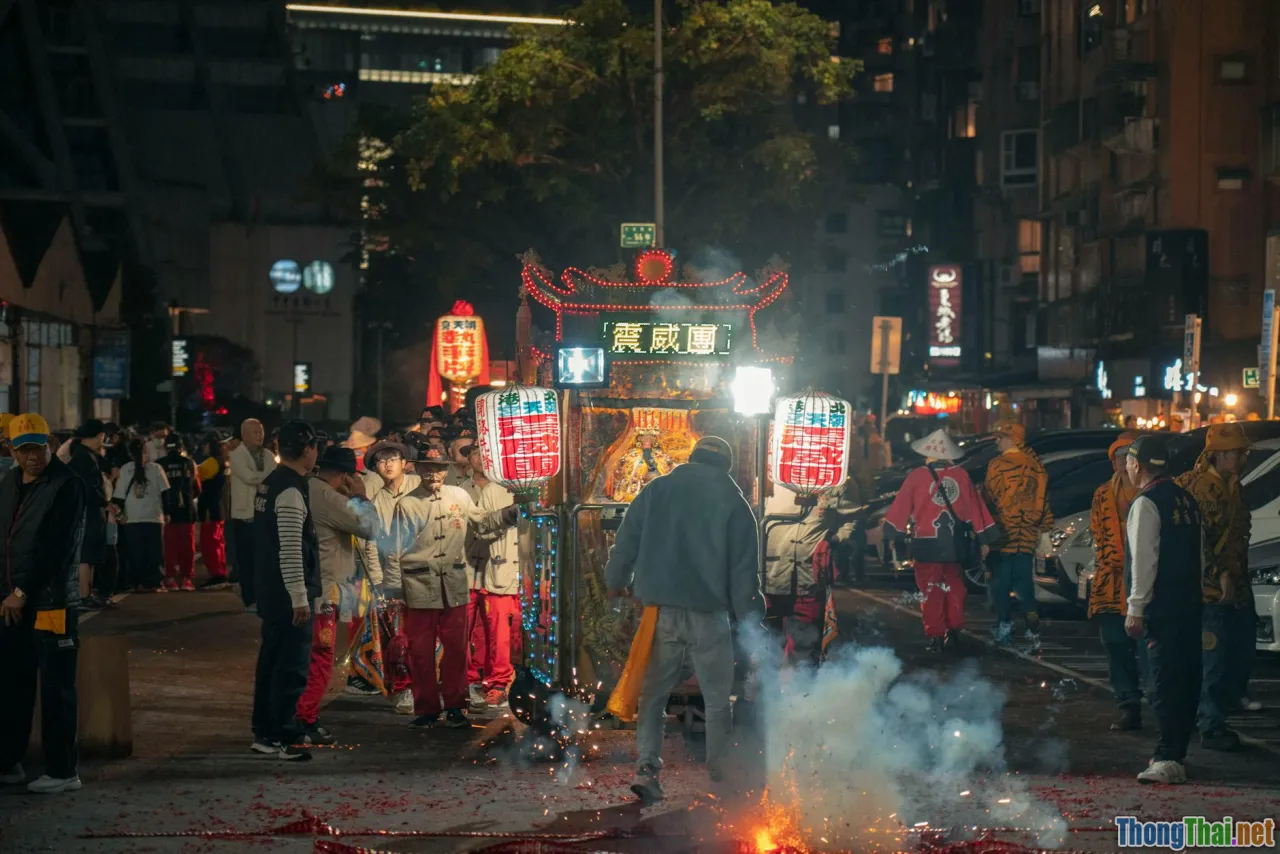 fireworks, festival, lanterns, night city
