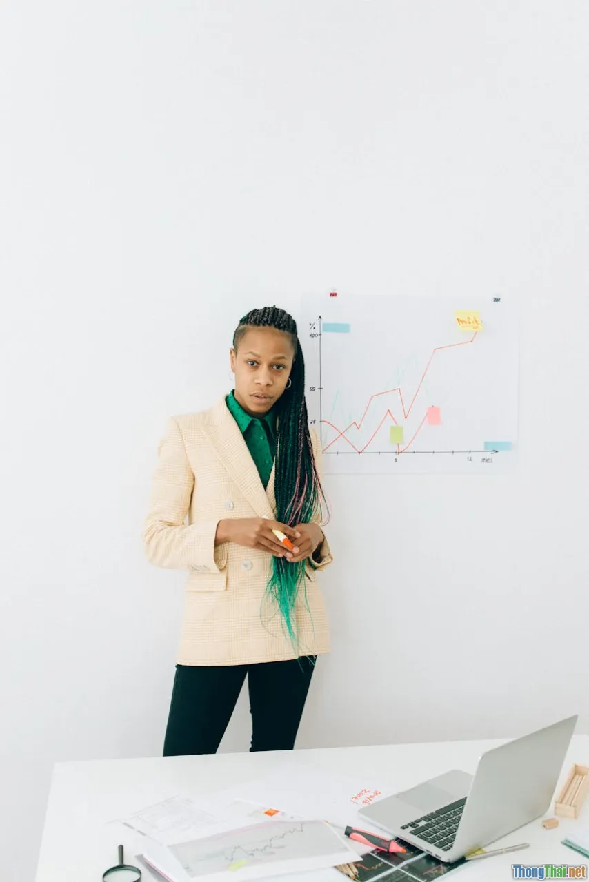 flexible schedule, earning money, young people, digital skills