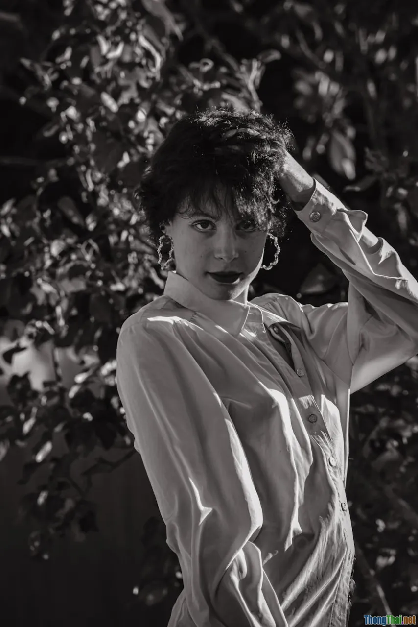 French bob, curtain bangs, French hairstyle