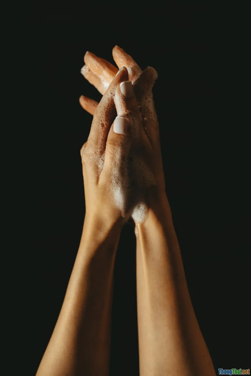 hand washing, soap, virus spread