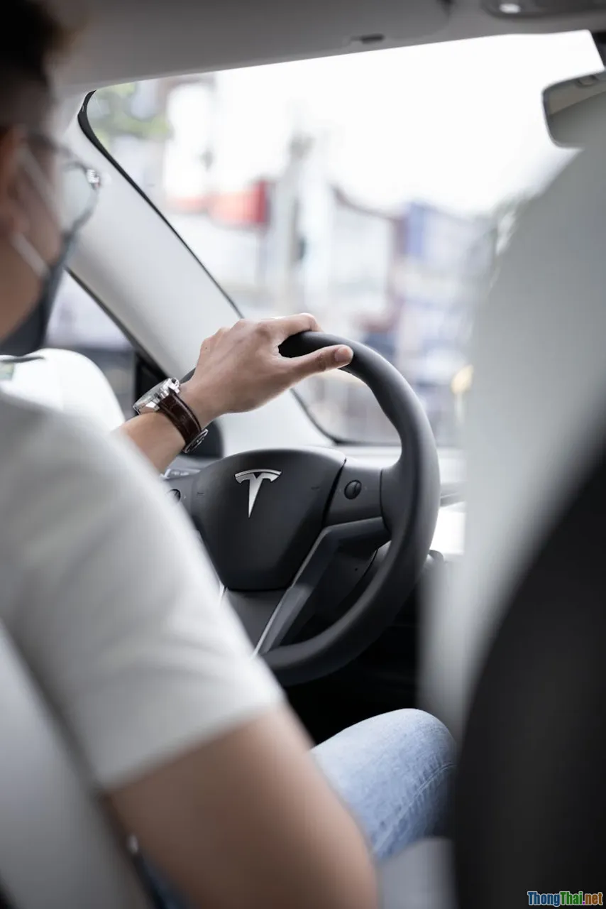 human driver, autonomous vehicle comparison