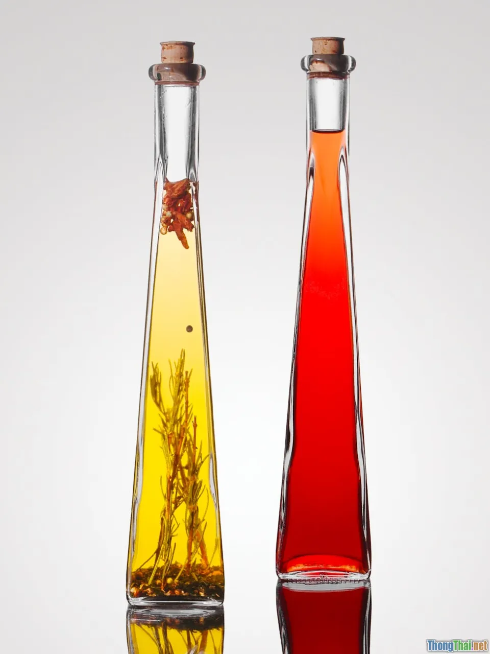 infusion bottles, olive oil, syrup, pour spout