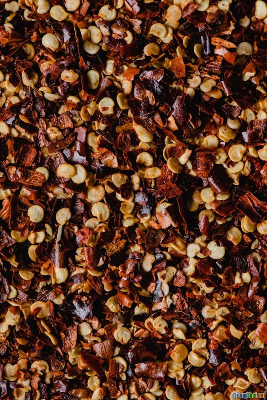 itchy scalp, flakes, red bumps