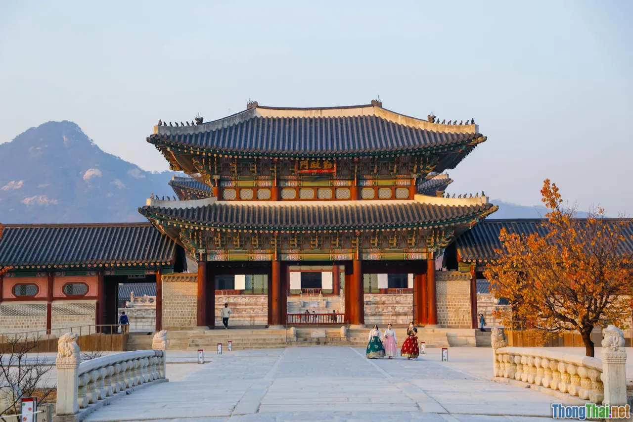 Joseon palace, hanbok