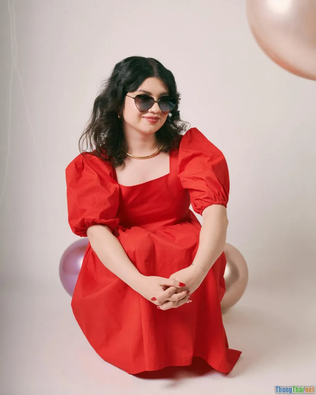 long thin hair, see-through bangs