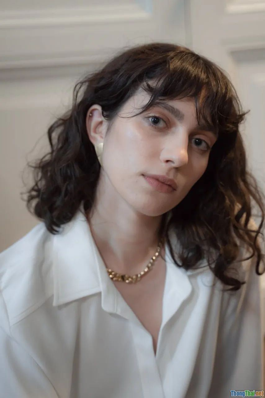 messy wavy hair, bohemian hair