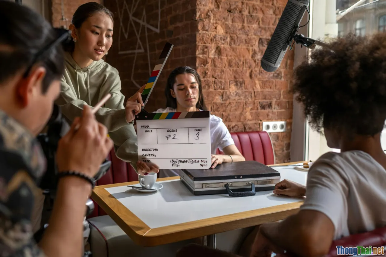 movie set, green screen, VFX, actors preparation