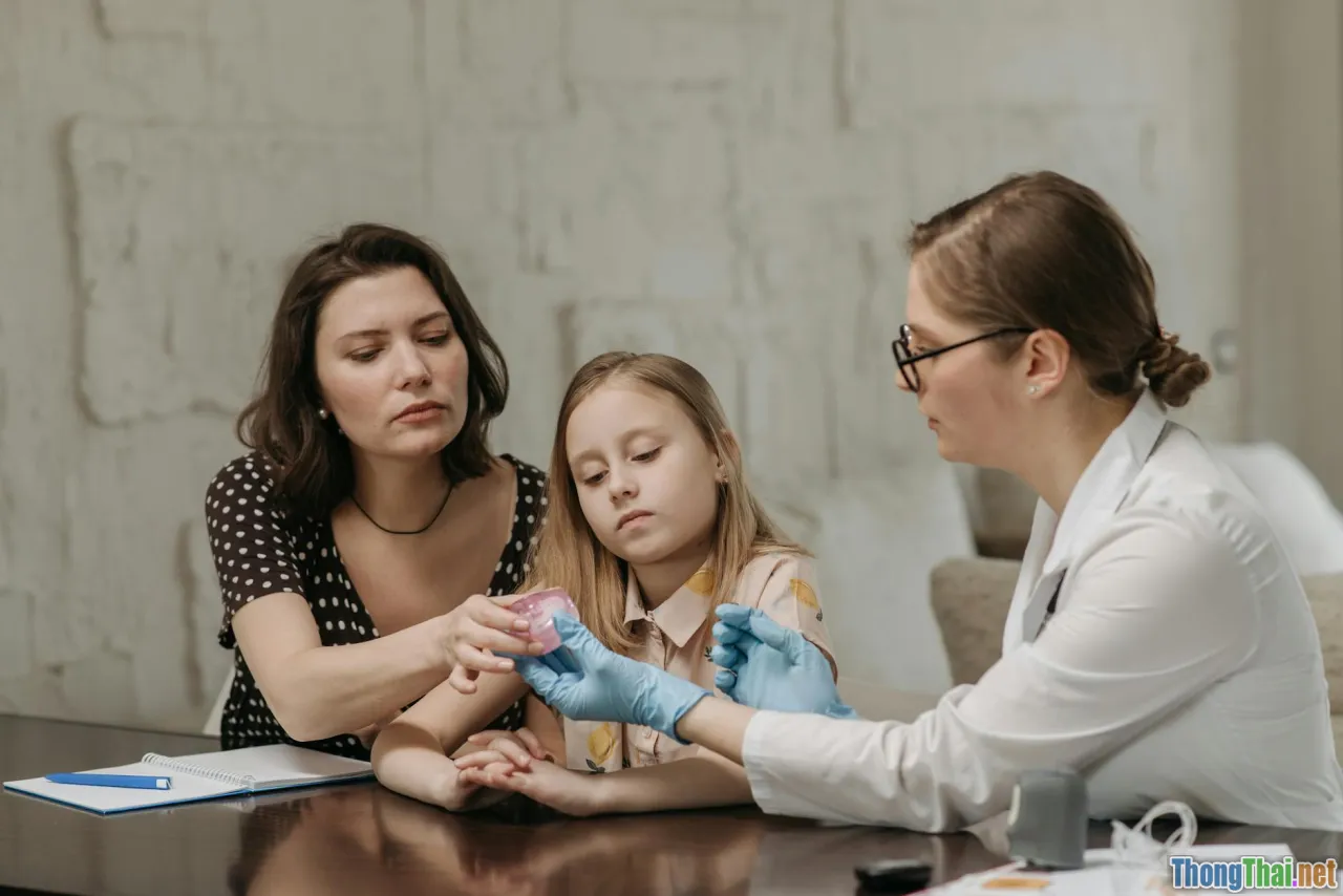 patient consultation, doctor advice, health education