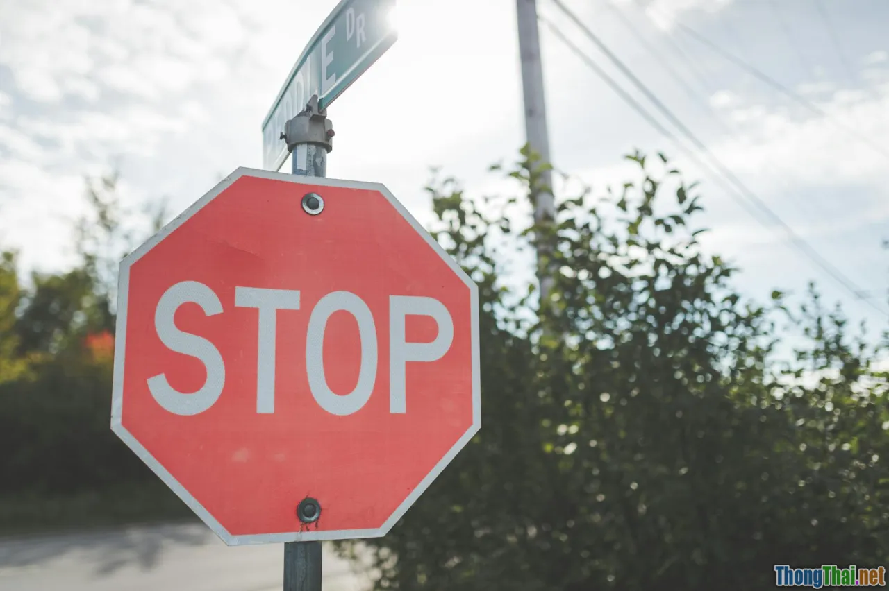 pregnant warning signs, stop exercise, caution