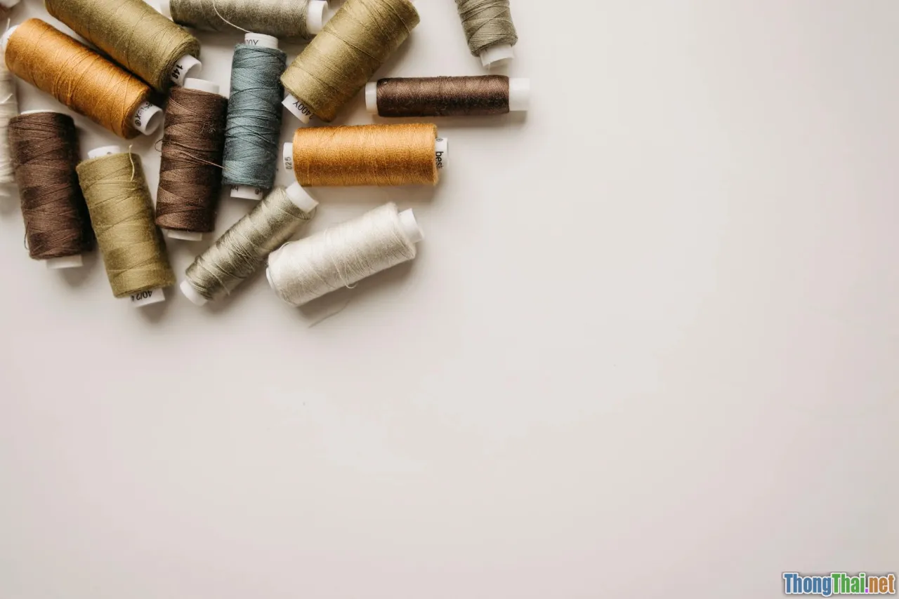 recycled crafts, handmade products, gadget decor