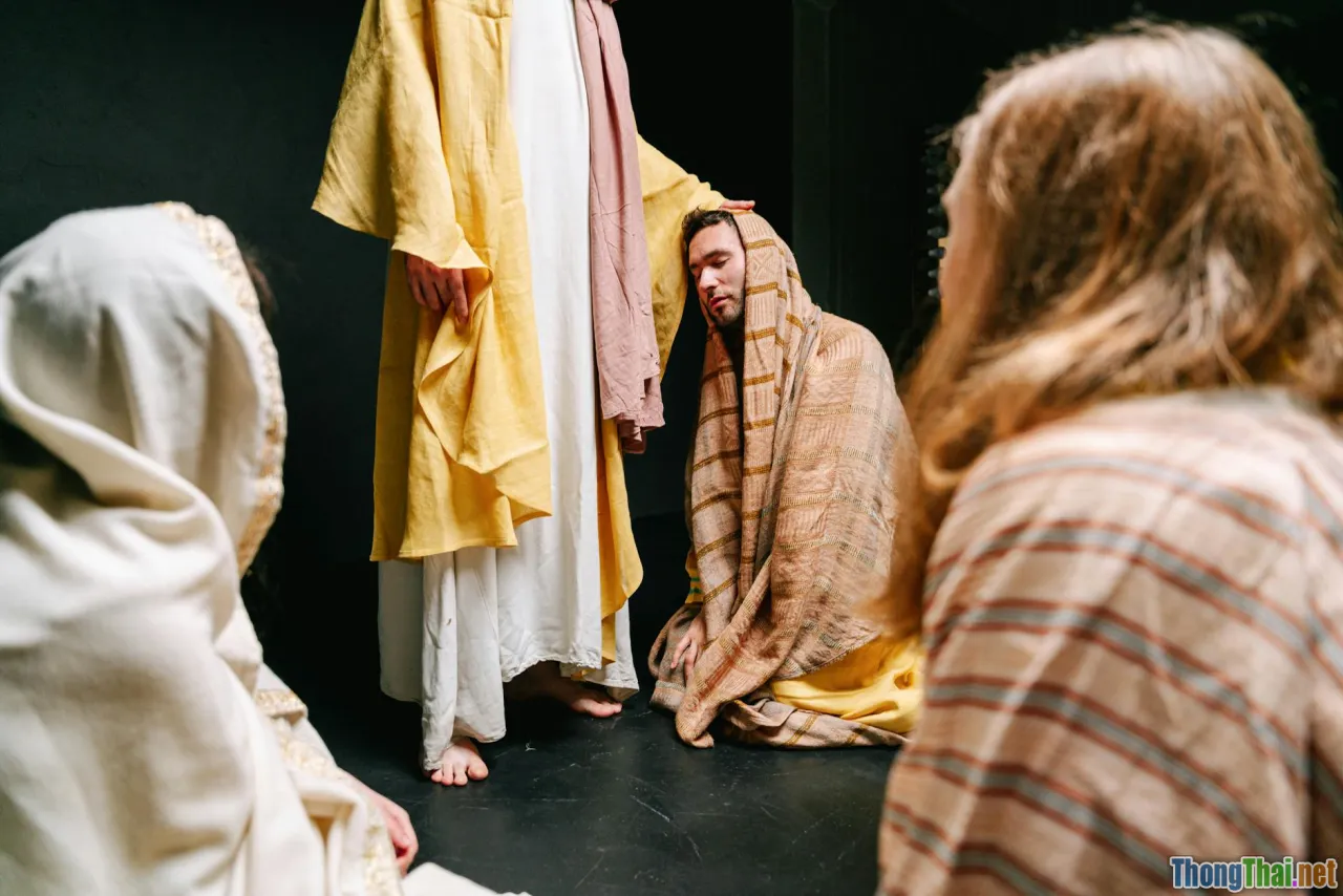 sacred ritual, stage performance, possession, debate