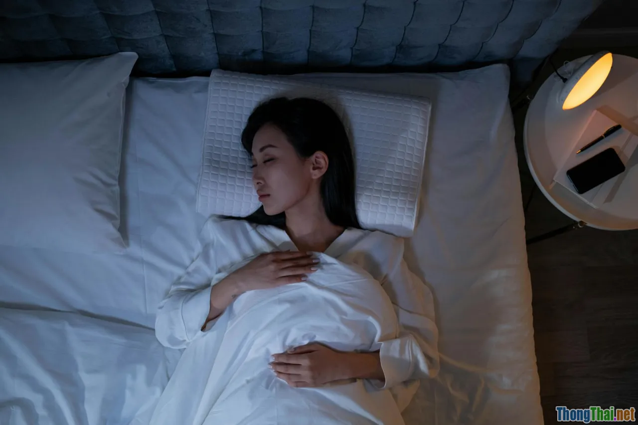 sleep hygiene, circadian rhythm, bedroom